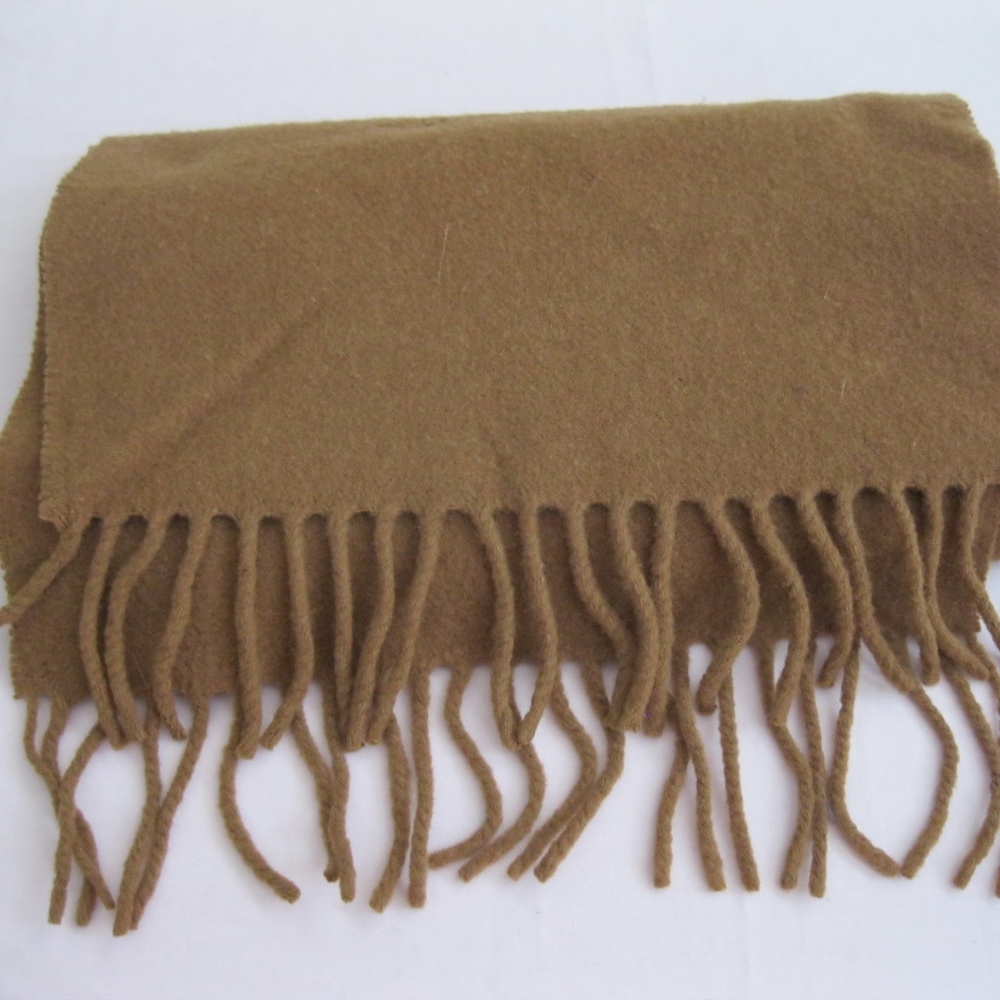 Italian wool/cashmere scarf w/ fringe, gold, OS